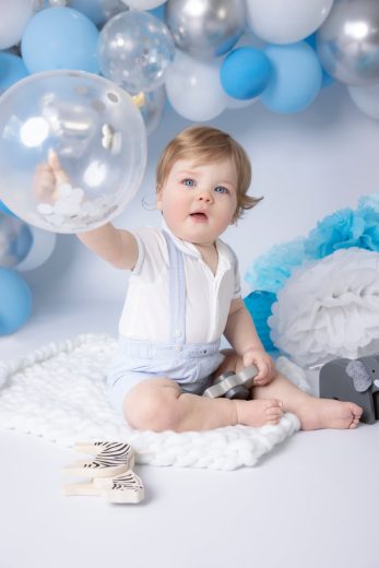Blue, Silver, white cake smash theme