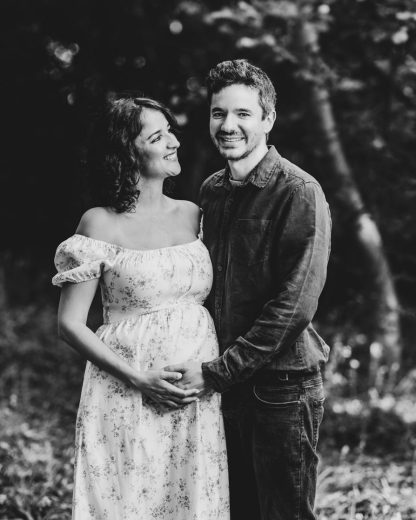 OUTDOOR MATERNITY PHOTOS