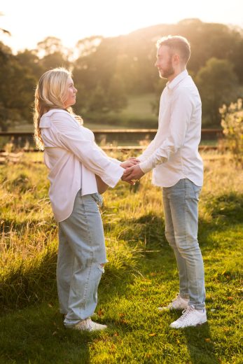 COUPLE DURING SUNSET, MATERNITY PHOTOS