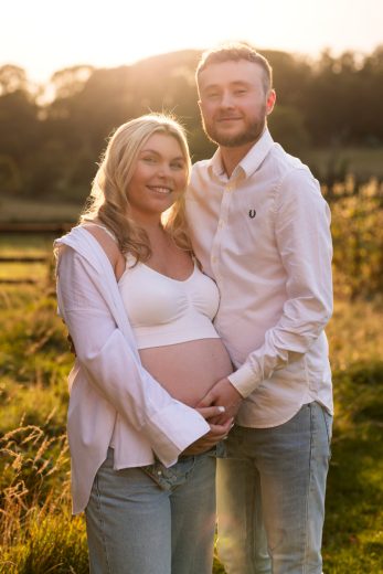 COUPLE DURING SUNSET, MATERNITY PHOTOS