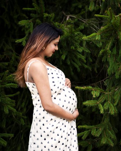OUTDOOR MATERNITY PHOTOS